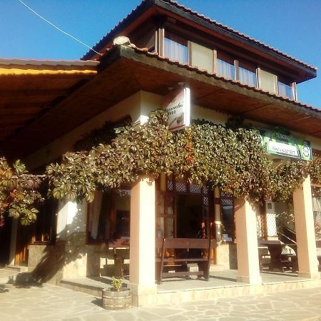 Guest House Ambrozia Kotel Exterior foto