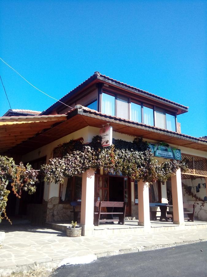 Guest House Ambrozia Kotel Exterior foto